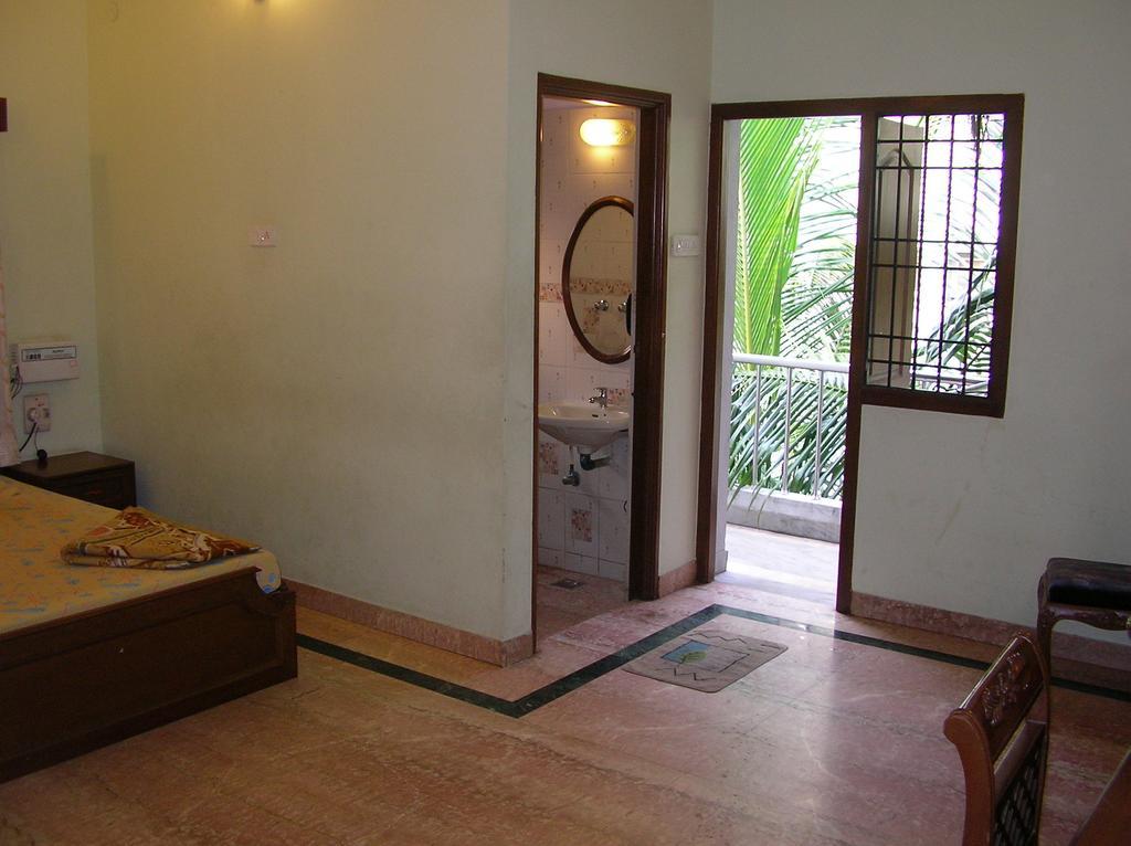 Guest house Lloyds Serviced Apartments,krishna Street,t Nagar Chennai