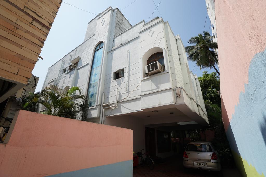 Guest house Lloyds Serviced Apartments,krishna Street,t Nagar Chennai